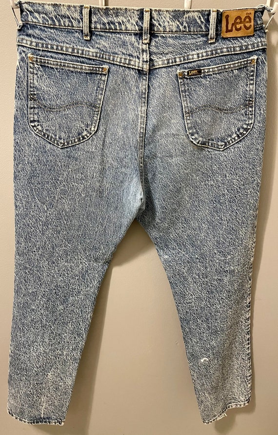 Vintage Lee Stonewashed Straight Legged Jeans - image 4