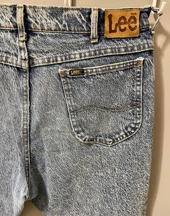 Vintage Lee Stonewashed Straight Legged Jeans - image 3
