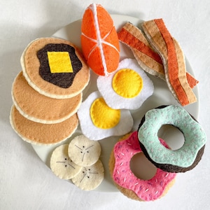 Felt food breakfast | Play food eggs | Felt toys | Pretend bacon, bendable | Eco friendly toy food | Pink donuts