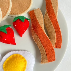 Felt food breakfast Play food eggs Felt toys Pretend bacon Eco friendly toy food image 2