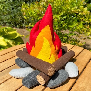 Felt campfire | Play food | Felt toys | Pretend s’mores | Eco friendly toy food | Felt marshmallows | Felt s’mores