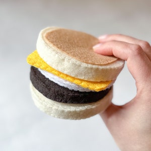Felt breakfast sandwich | Play food sausage | Felt toys | Pretend egg and cheese | Eco friendly toy food