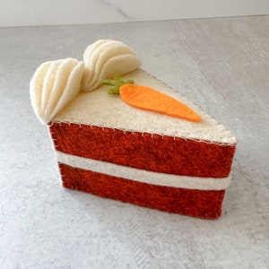 Felt carrot cake Felt cake slices Felt pretend food Eco friendly pretend food Pretend food cake image 2