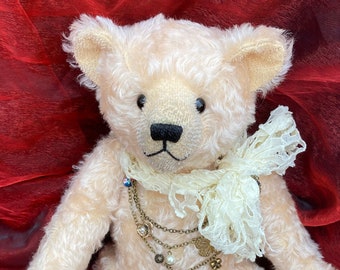 Linda - light blond mohair teddybear, fully jointed, collector’s bear