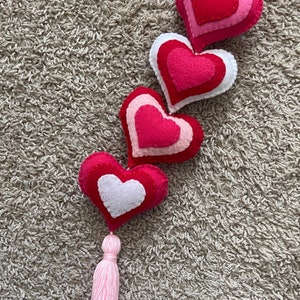 Hearts Felt Door Hanging, Valentine's Day Felt Garland, Valentine's Wall Hanging, Valentines Day decoration, Felt Heart Hanging, Door Banner