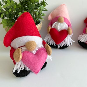 Valentine&#39;s Felt Gnome, Valentine&#39;s Day decor,  Valentines day gift, Felt gnome, Valentine&#39;s Day couple gift