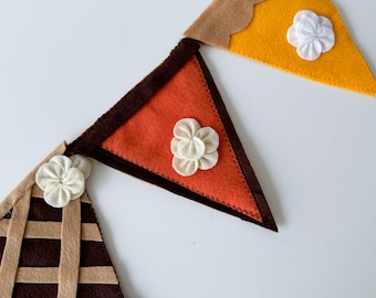 Thanksgiving Pie Felt Garland, Thanksgiving Table Decorations, Fall Felt Banner, Fall Autumn Decor, Felt Pie Banner Mantle Decor