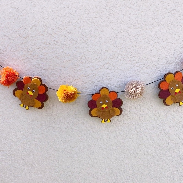 Turkey Felt Garland, Thanksgiving decorations, pom Poms Thanksgiving banner, Fall Autumn decor, Felt Turkey, Thanksgiving Felt Decorations