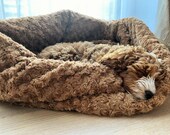Dog Basket Dog Sleeping Bag Dog Bed Dog Blanket Cat Bed Fleece Camel with Rose Plush Toffee (Model Tossi)
