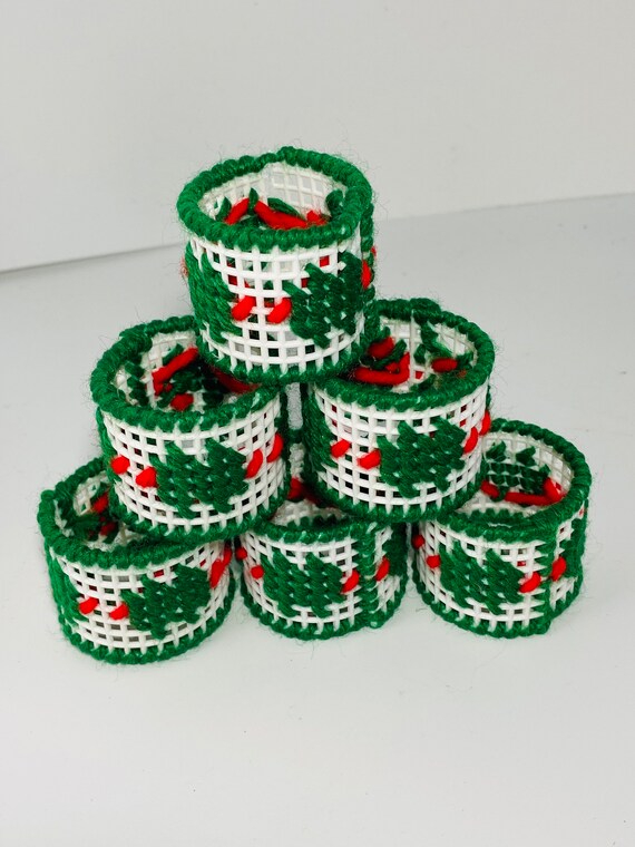 Vintage Christmas Napkin Ring Holders / White Res and Green / Etsy