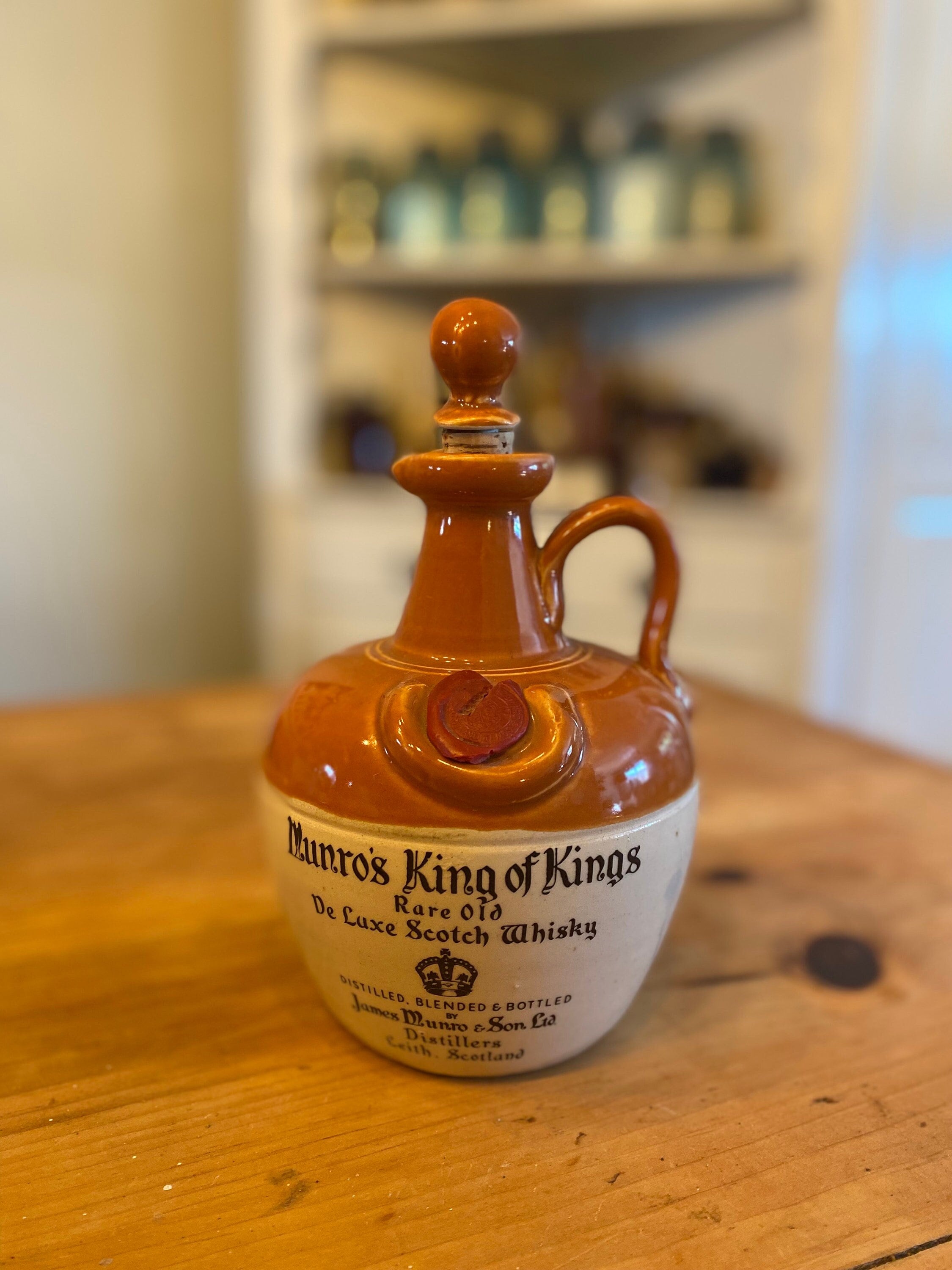 Vintage Munro's King of Kings Scotch Whiskey 1960'sceramic