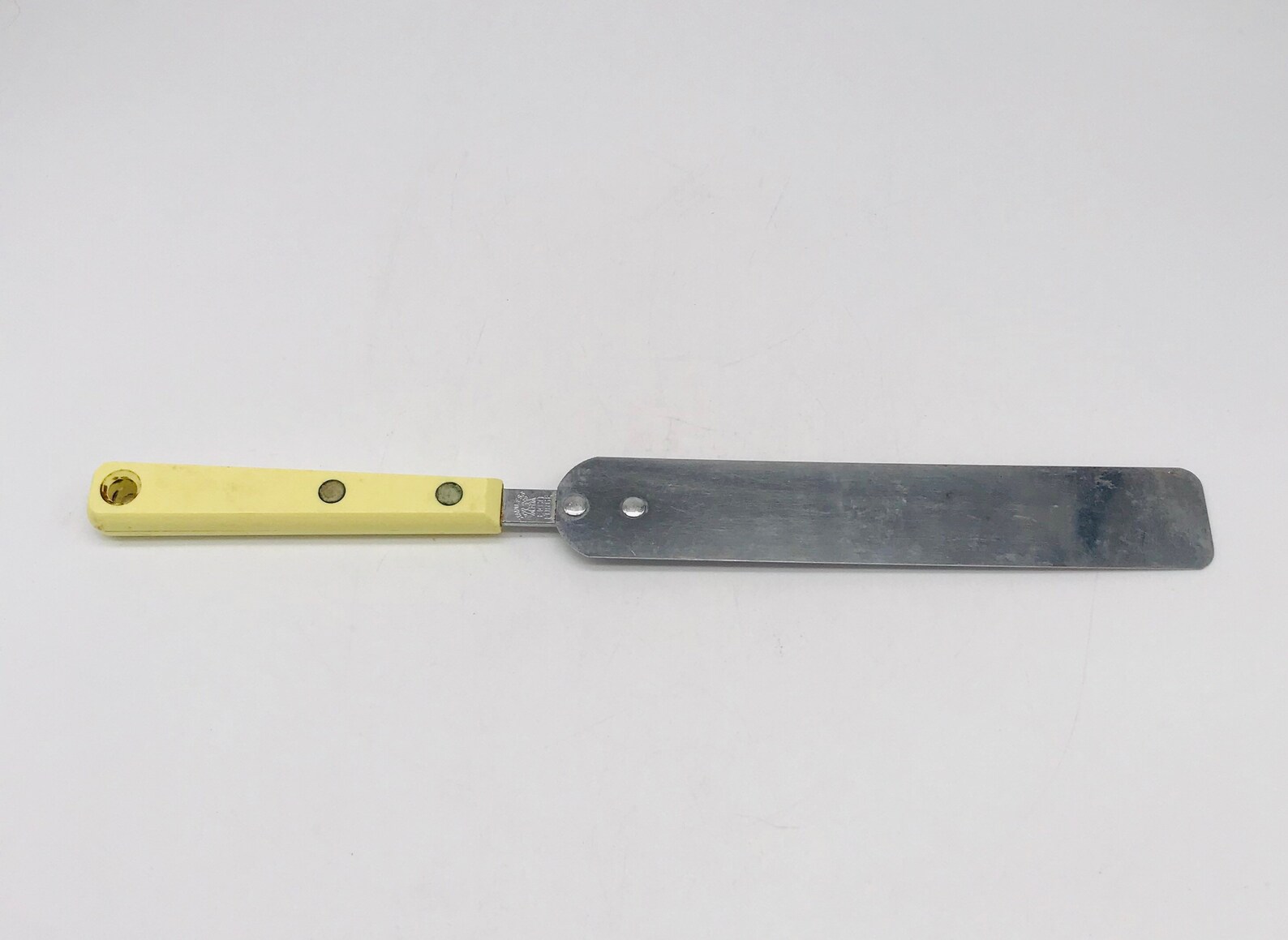 Vintage EKCO Stainless Frosting Spatula / Yellow Wood Handle / Etsy