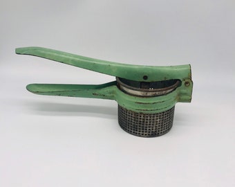 Vintage Green Handle Bean Masher, Vintage Green Handle Potato Masher, vintage Green Handle Ricer Farmhouse Ships Free and Fast