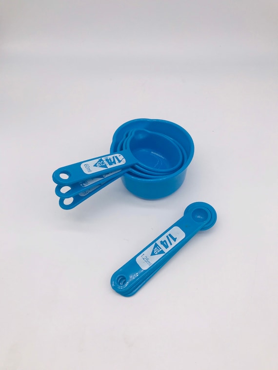 Vintage Blue Measuring Cups and Measuring Spoons 