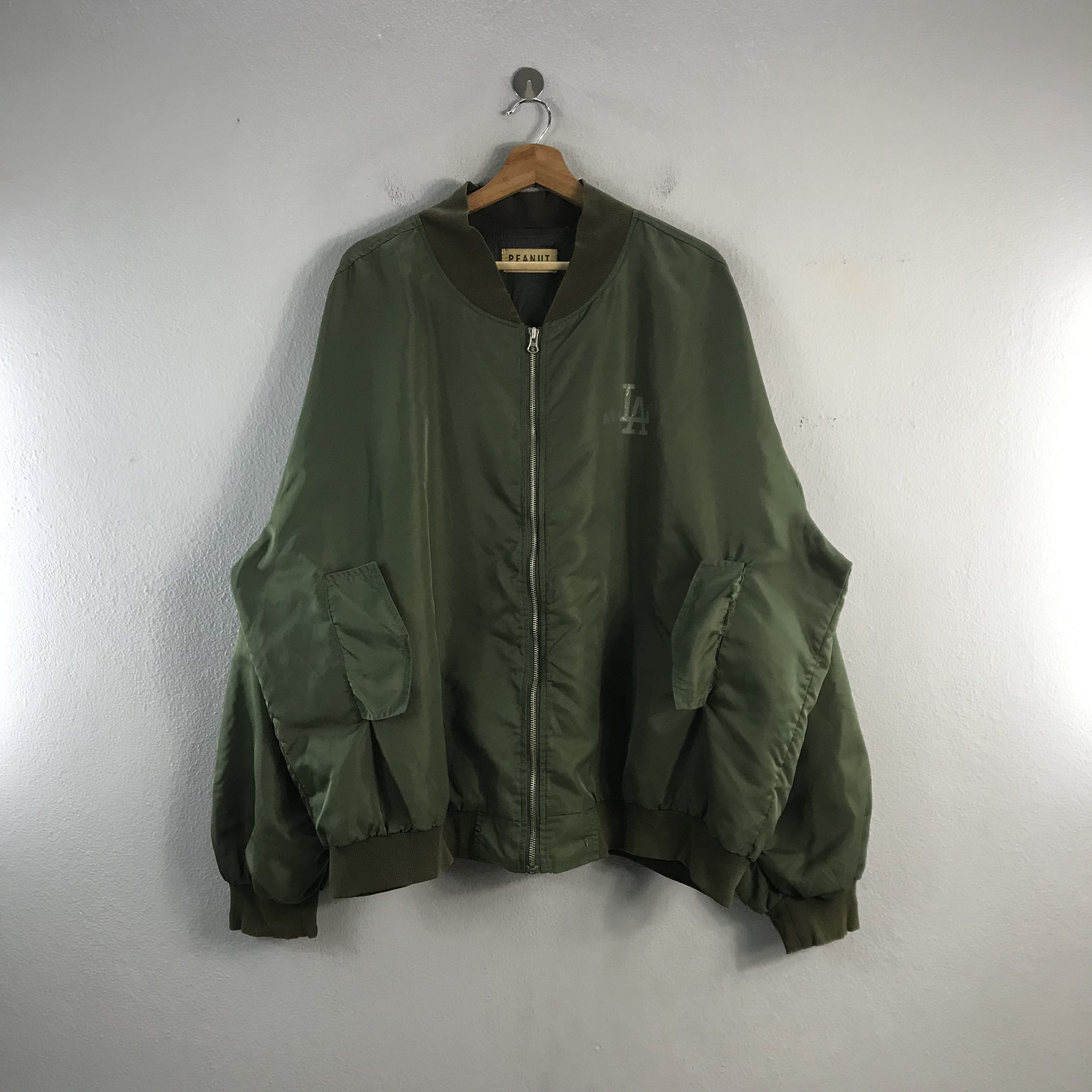 Vintage LA Los Angeles Peanut Style Japanese Brand Vintage LA Los Angeles Peanut Style Japanese Brand