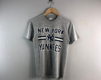 Tracstore Vintage New York Yankees NY American Baseball Major League MLB Embroidered Streetwear Casual Outfits Fashion Top Tees Tshirt Blue Medium