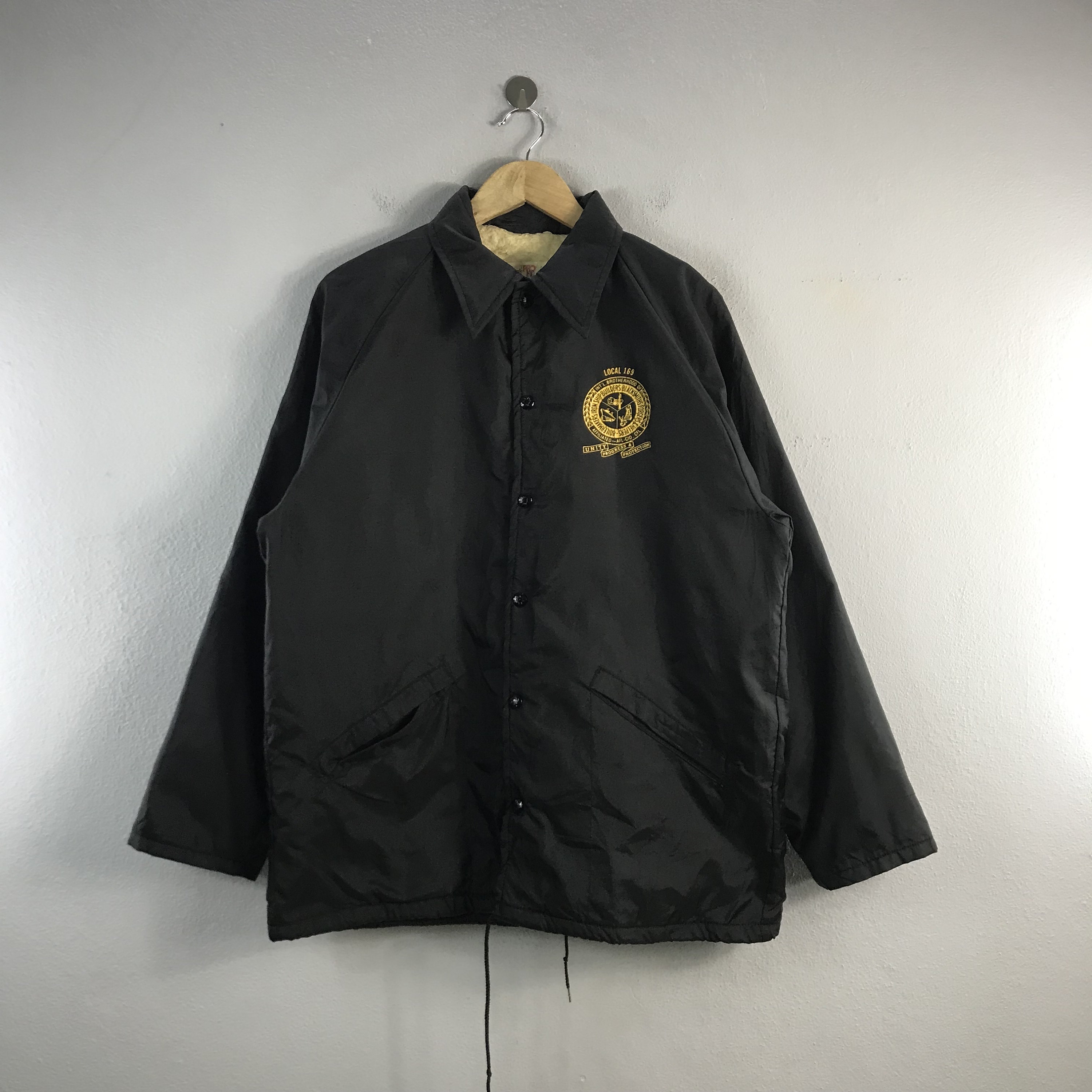 Loca windbreaker cheap
