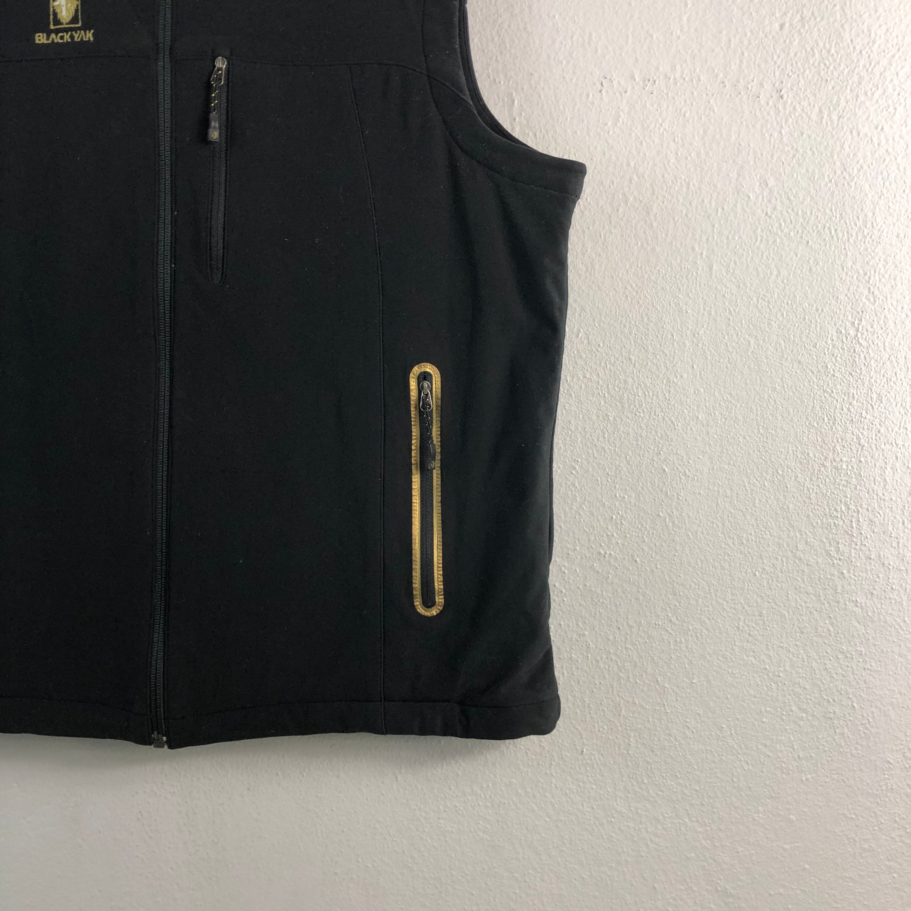 Black yak outlet vest