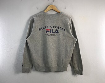 Vintage Fila Biella italia Sportswear Casual Streetwear Brand Fashion Outfits Sweater Script Jumper sweatshirt crewneck grey medium