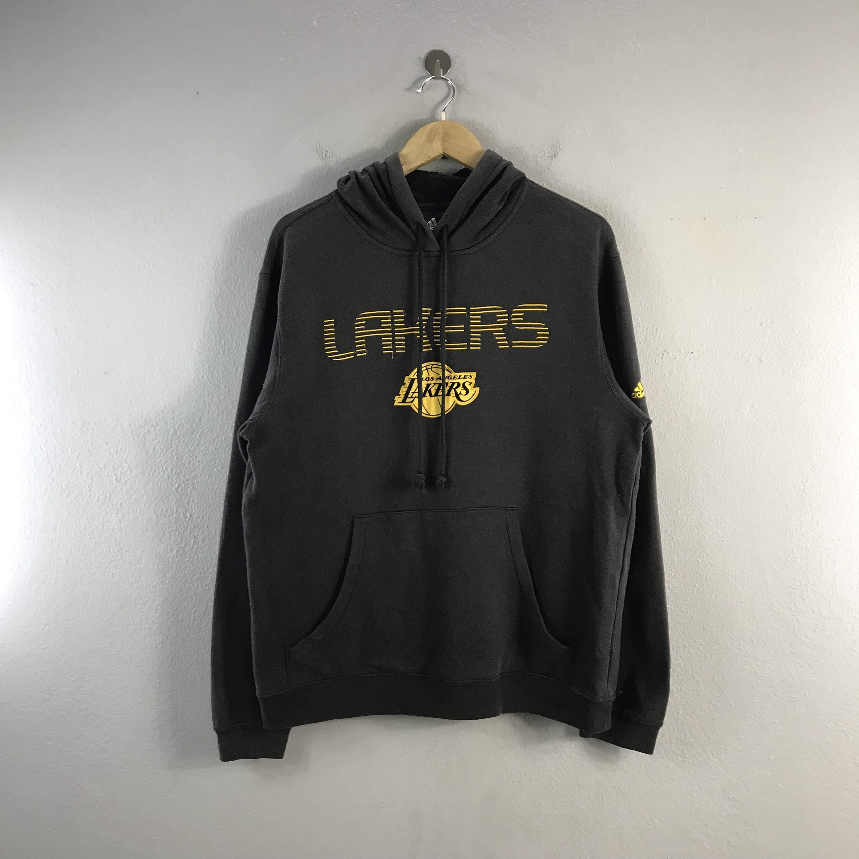 Lakers women's deals outfit