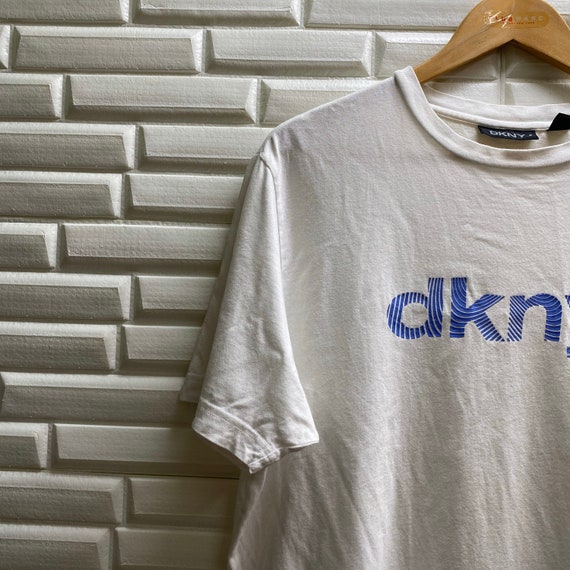 Vintage DKNY Spell Out Donna Karan New York Style Design Casual Brand  Fashion Top Tees Tshirt White Medium Size 