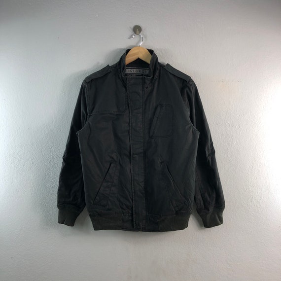 Black windbreaker outfits hotsell