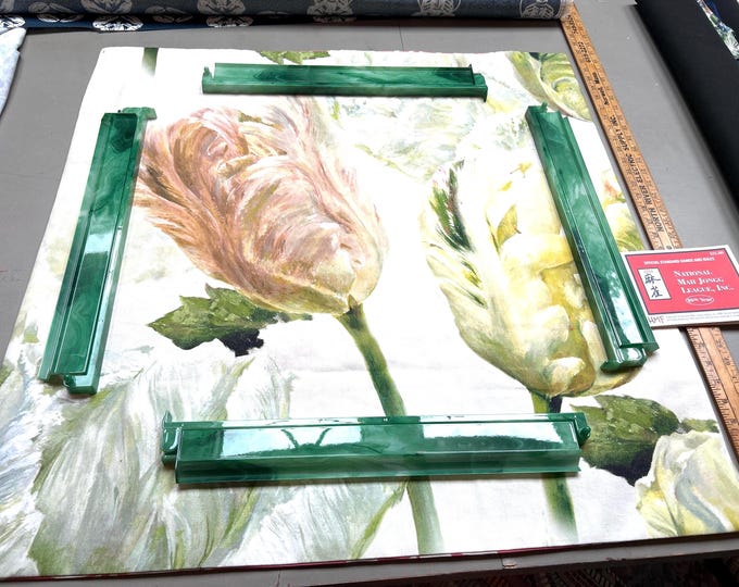 Mahjong mat Parrot Tulips