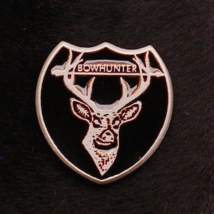 Empire Pewter Bowhunter Deer Archery Enameled Pin (A7)