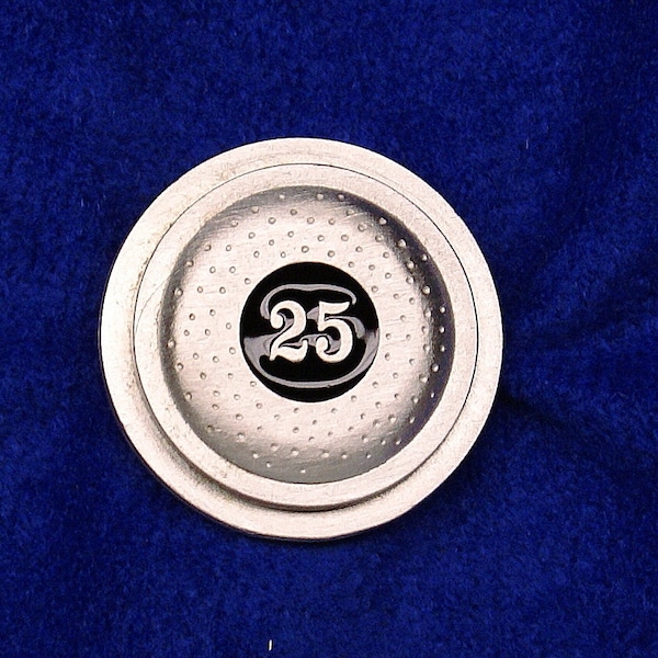 Empire Pewter "25" Straight Clay Pigeon Enameled Pin