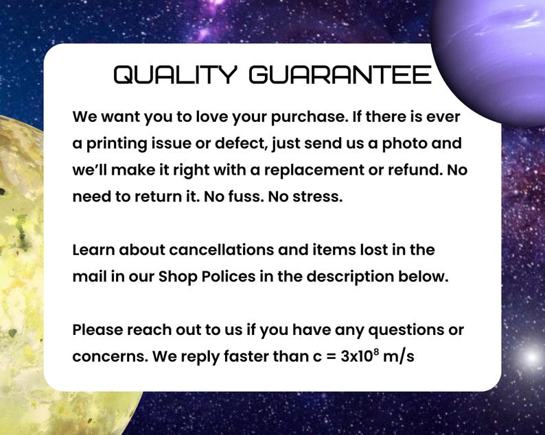 K&ouml;nnte beinhalten: Ein wei&szlig;es rechteckiges Schild mit abgerundeten Ecken und dem Text QUALITY GUARANTEE. Es besagt, dass Druckfehler oder M&auml;ngel durch Ersatz oder R&uuml;ckerstattung behoben werden. Es verweist auf Shop-Richtlinien und l&auml;dt dazu ein, bei Fragen Kontakt aufzunehmen.