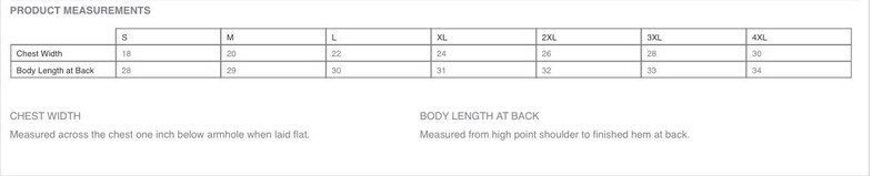 Puede incluir: Tabla de tallas para una prenda de vestir, que muestra las medidas de ancho de pecho y largo de cuerpo en la espalda en pulgadas para las tallas S, M, L, XL, 2XL, 3XL y 4XL.
