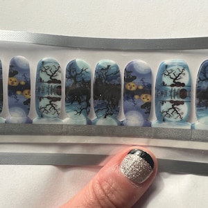 Adult 100% Nail Polish Strips Haunted Woods