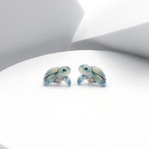 Orecchini a forma di tartaruga marina, orecchini a forma di tartaruga marina, piccolo regalo a forma di rettile marino, accessorio di moda per donne amanti della natura, graziosi gioielli a forma di fauna selvatica per ragazze