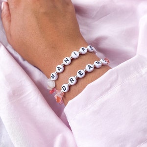 Pulsera de cristal / Manifiesto y sueños / Dúo / Joyería / Manifestación / Positividad / Lindo / Pulseras de amistad / Unisex / Cuentas con letras