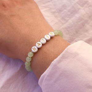 Personalisiertes 6 mm Kristallperlen Armband in Gold, Buchstabenperlen mit Name oder Wort, schönes Geschenk, ideal für Manifestation und Spiritualität