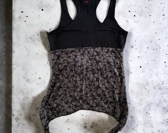 ハンドメイドのスカル＆ボーンズ レーサーバックタンクトップ、ゴスパンクスタイル（サイズ：S）