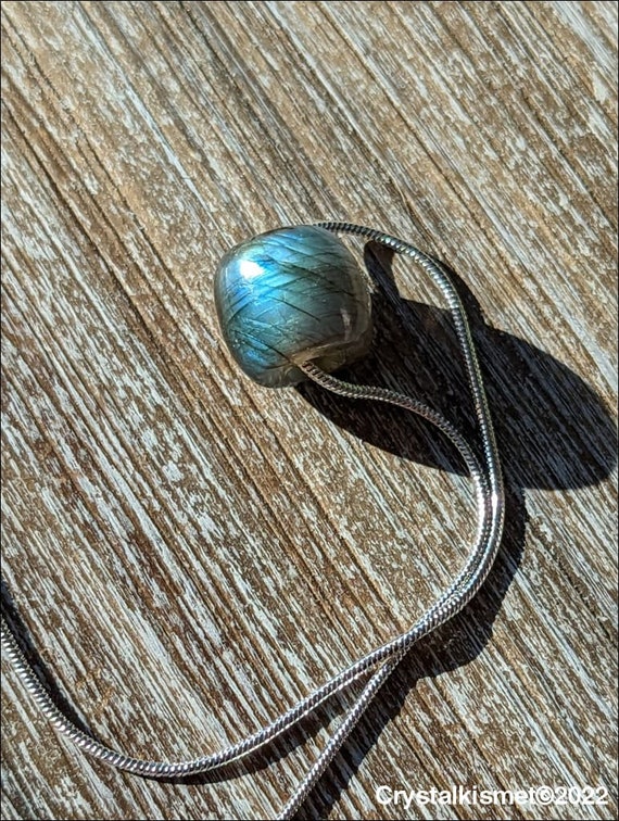 Beautiful Labradorite single bead minimalist gems… - image 3