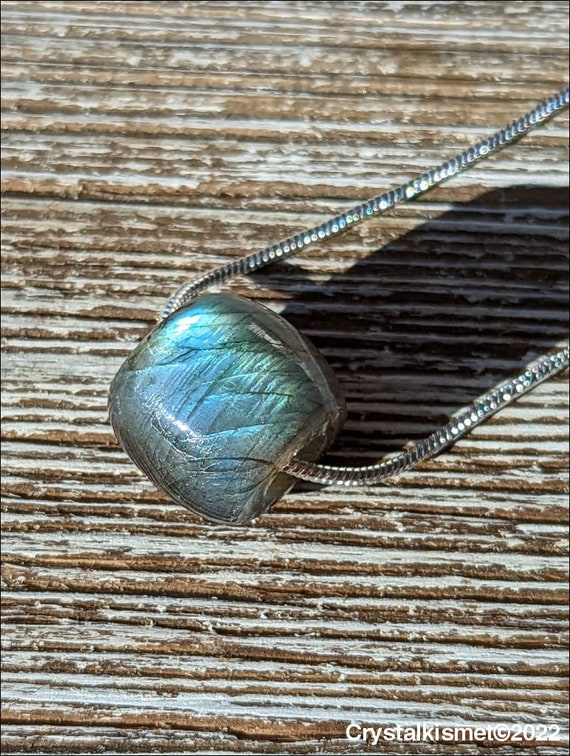 Beautiful Labradorite single bead minimalist gems… - image 9