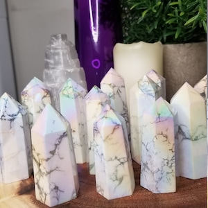 Mini Aura Howlite Points