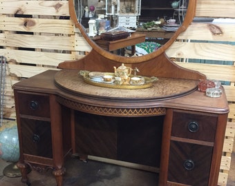 antique makeup vanity with lights