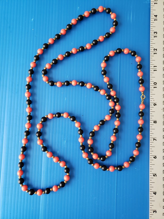 Flapper Plastic/Lucite Necklaces - image 4