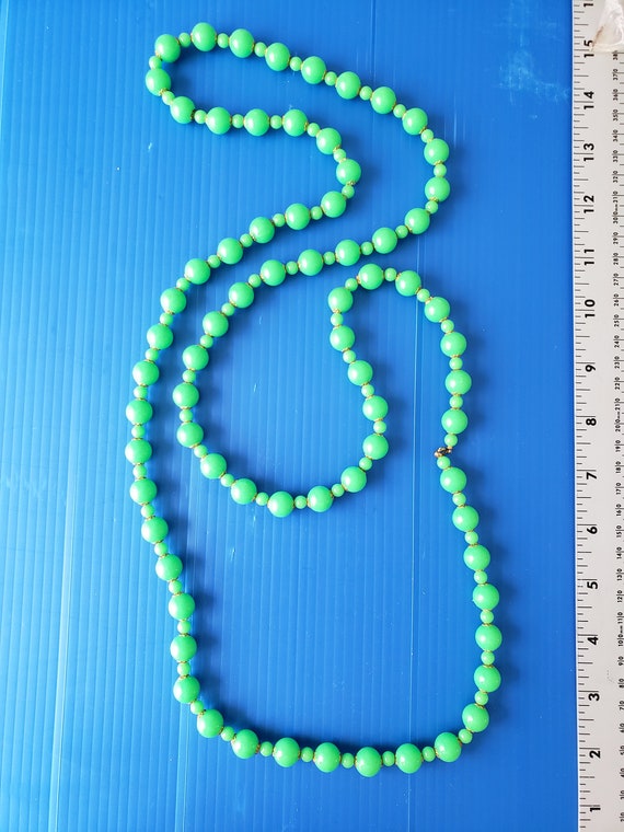 Flapper Plastic/Lucite Necklaces - image 3