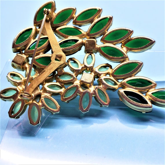 Light and Dark Green Crystal Brooch - image 9