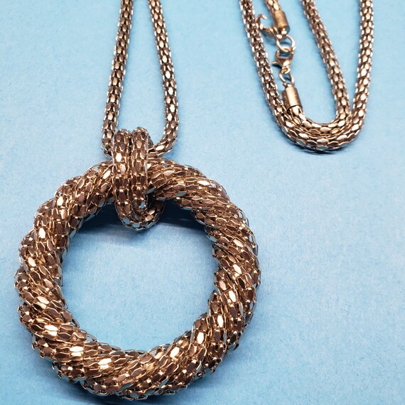 Intertwined chain circle necklace - image 4