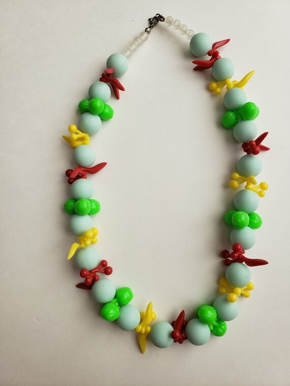 White beads, with Yellow, Red and Green Fruit bea… - image 3