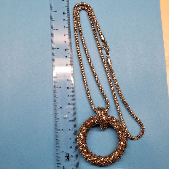 Intertwined chain circle necklace - image 2
