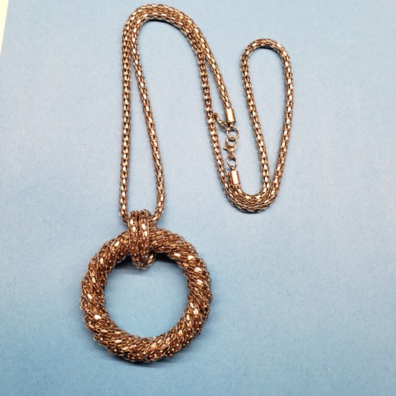 Intertwined chain circle necklace - image 5