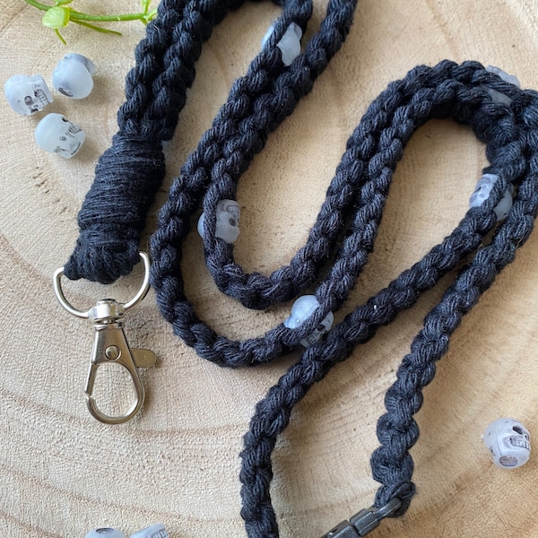 Black skull macrame Lanyard, Lanyard for Keys, ID Badge Holder, Name Tag Lanyard, Black Lanyard, Horror Lanyard, Macrame Neck Lanyard