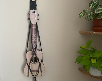 Zwarte macrame ukulele hanger, muziek home decor, ukelele riem, geschenken voor muziekliefhebber, ukulele muurbevestiging, ukulele sling, ukulele accessoires