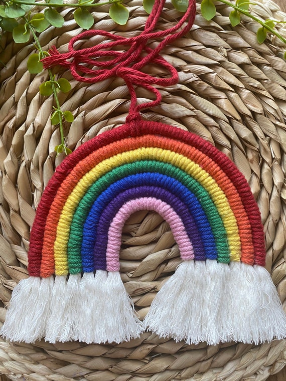 Decorazione appesa arcobaleno Macrame, arredamento vivaio arcobaleno,  ciondoli arcobaleno, decorazioni per la casa arcobaleno, camera da letto  con accessori arcobaleno, corda arcobaleno -  Italia